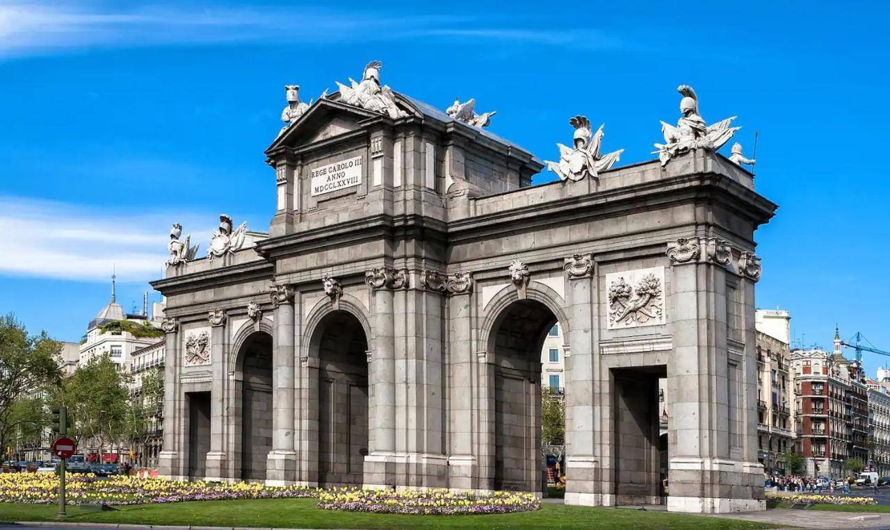 Apartamento V Alcalaretiro Ideal Parejas Madrid Exteriör bild